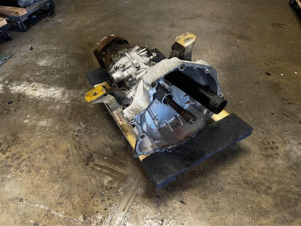 1983 1984 1986 1987 年保时捷 944 5spd 手动变速器 92K Mil 016300046N — 第 3/4 张图片