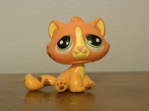 Littlest-Pet-Shop-LPS-1834-Cat-Striped-with-Green-eyes