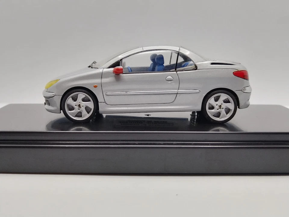YoW Modelini 1/43 Construido Peugeot 20 Ganador 1998 Salón del Automóvil de Ginebra. ¡Guau raro! Foto 2 de 4