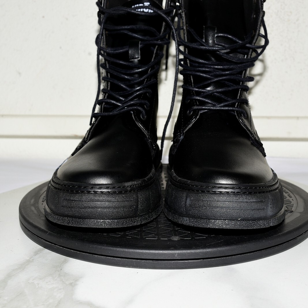 Viron 1992 Black Apple Vegan Leather Boots Unisex 40/ US  display picture 2