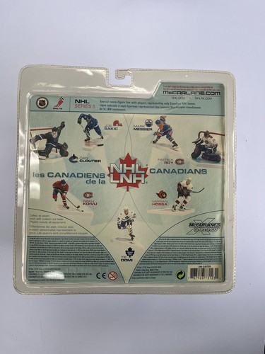 2003 McFarlane Dan Cloutier Vancouver Canucks #35 NHL Series 5  NIP - Picture 2 of 2