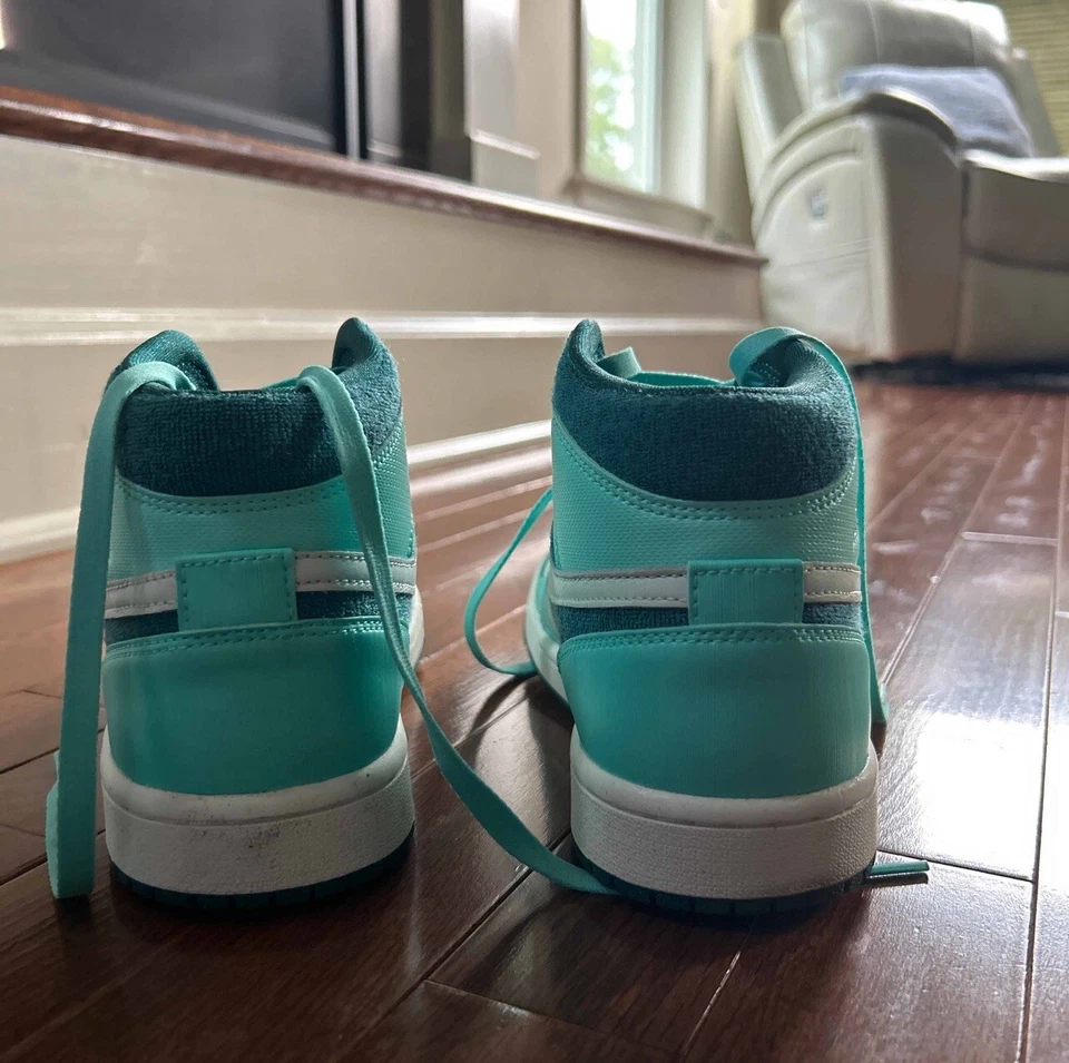 Size 8 - Jordan 1 SE Mid Bleached Turquoise W - image 4 of 4