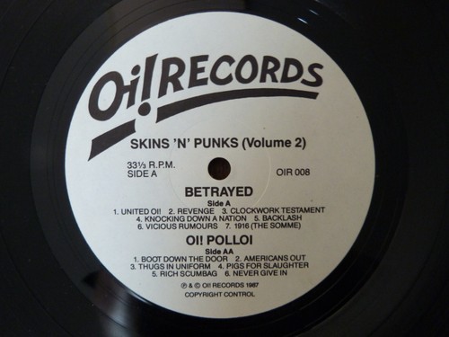 OI! POLLOI/ BETRAYED- SKINS 'N' PUNKS- VOLUME TWO - 1987 - UK ISSUE - VG++ - Picture 4 of 4