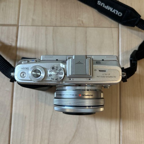 OLYMPUS PEN Lite E-PL7 Digital Camera - Picture 3 of 8