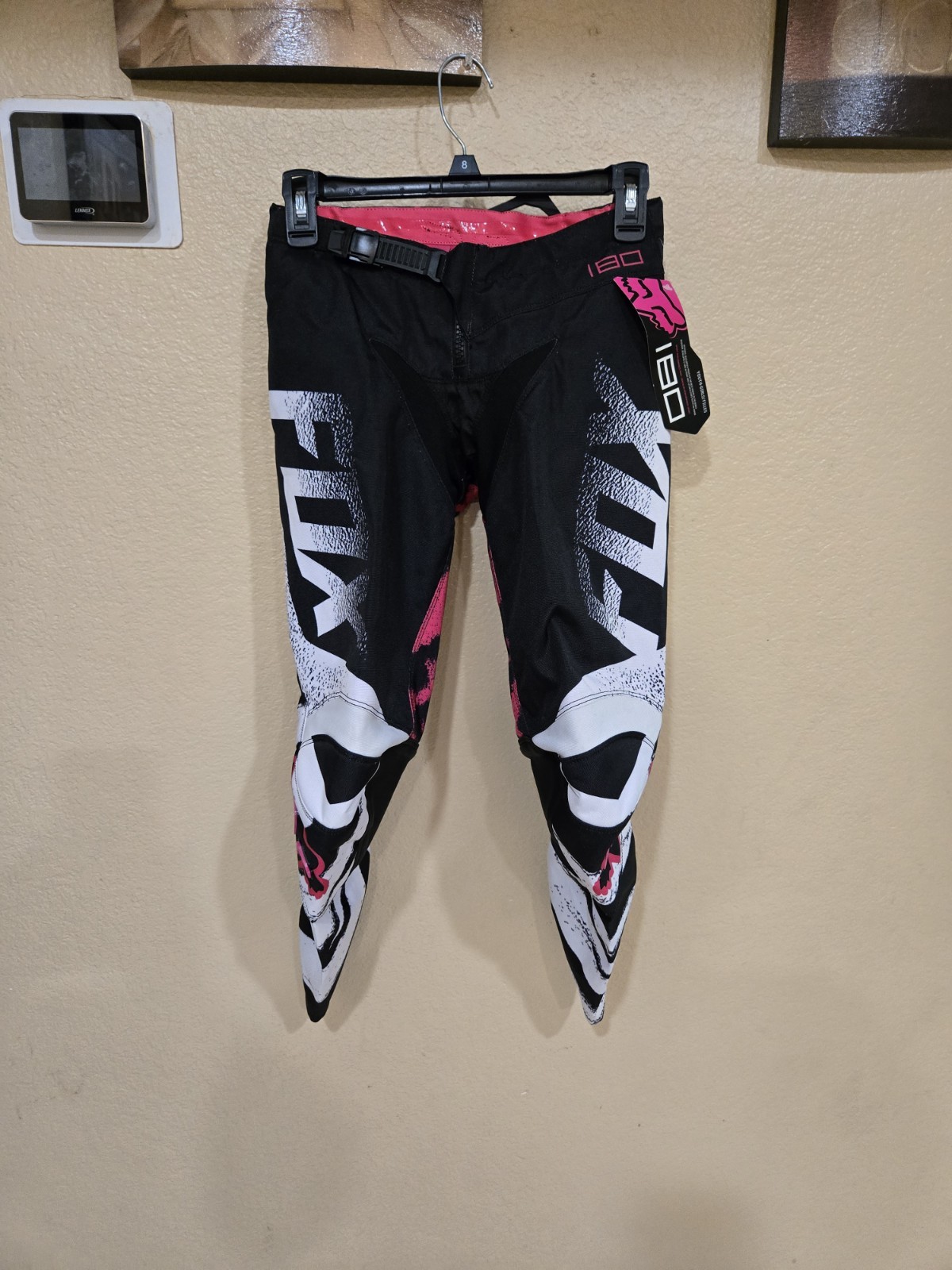 Picture 1 of 6