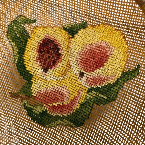 Vintage PEACHES Wicker Round Fruit Bowl Decor Cross Stitch Embroidery Art 70s - Picture 2 of 10