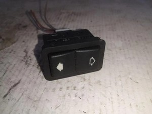 BMW 5 E39 Schalter für Fensterheber hinten rechts 2.50 Diesel 120kw 21046372