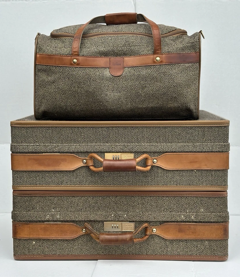 3pc Vintage HARTMANN Fine Tweed & Leather Luggage Suitcases & Travel Duffel Bag - Image 3 of 4