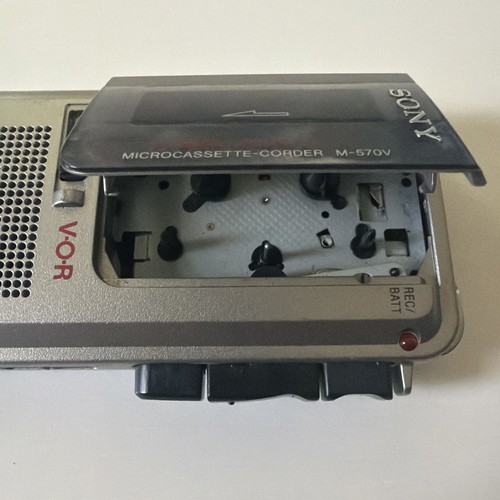 Sony M-570V Handheld Cassette Voice Recorder Not Working Parts Only - 第 5/6 張圖片