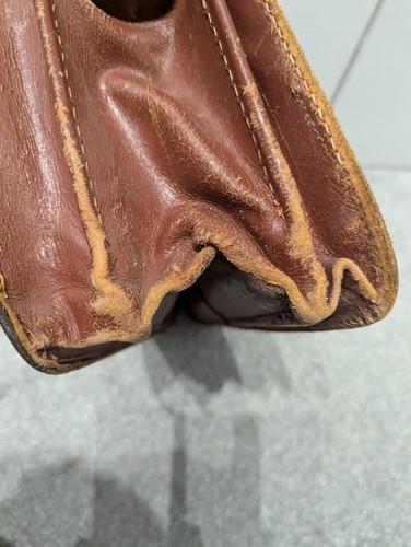 Cool Vintage Brown Leather Briefcase Satchel Holdall Ideal Display Or Prop - Picture 9 of 11