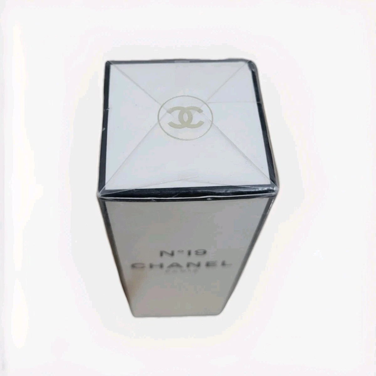 CHANEL N19 EAU DE TOILETTE 50 ML Raro Nuevo, SALADO