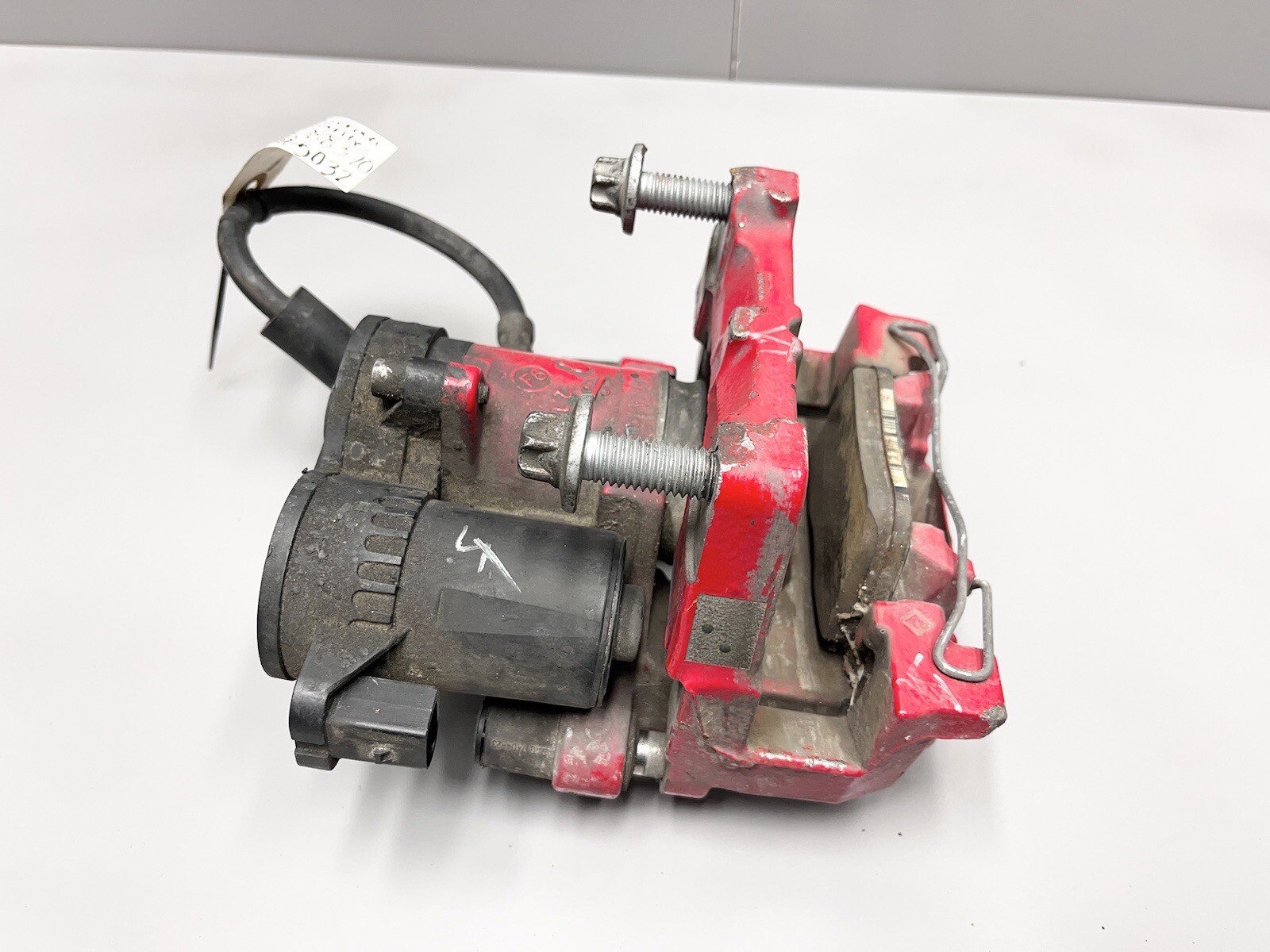 ⭐️2017-2020 MASERATI LEVANTE REAR RIGHT PASSENGER SIDE RED BRAKE CALIPER AWD OEM