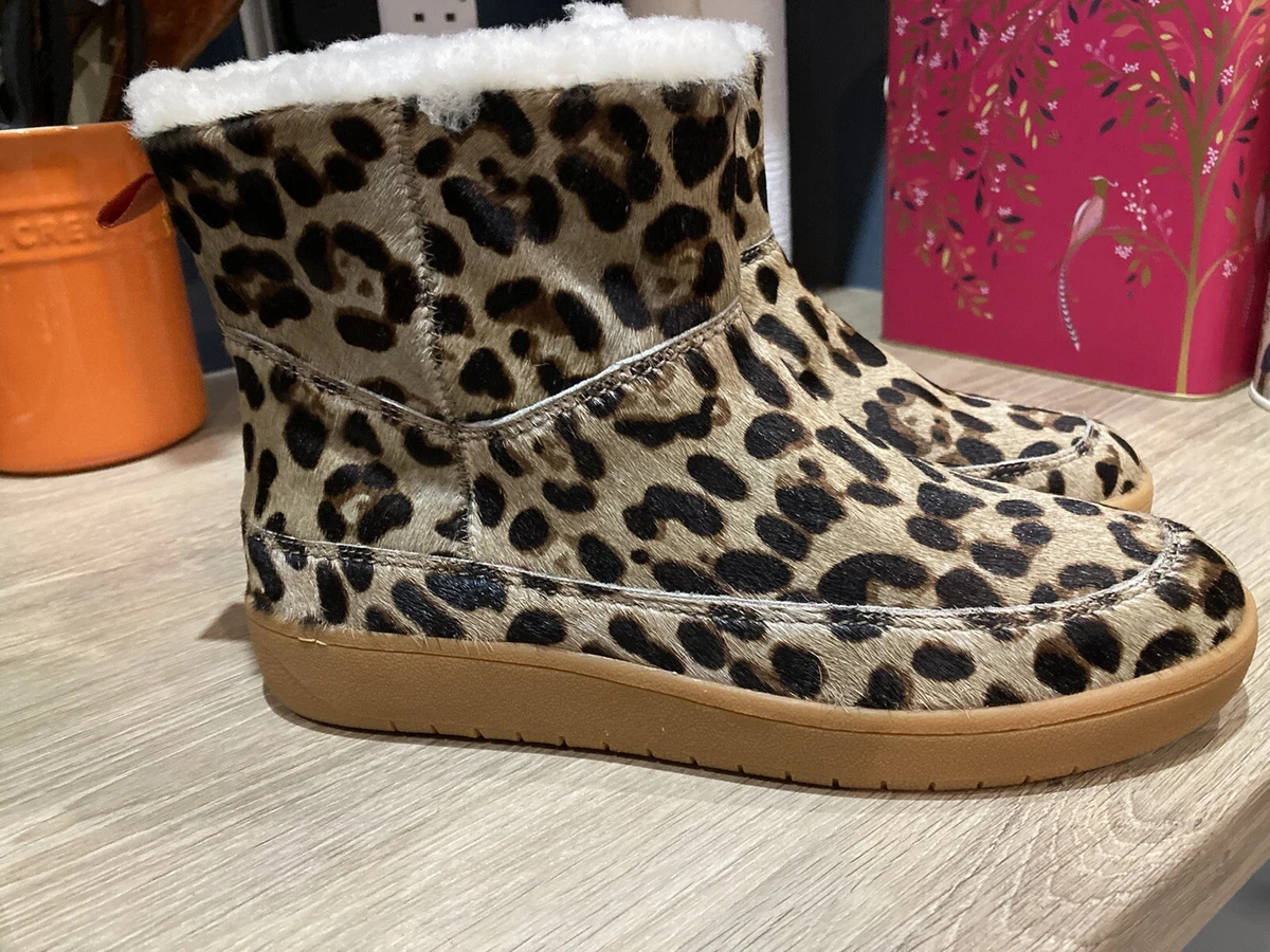 White hotsell leopard boots