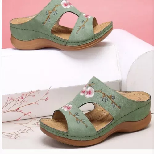 Womens Wedge Heel Slip On Sandals Flower Beach Ladies Walking Mules Shoes Summer - Picture 9 of 18