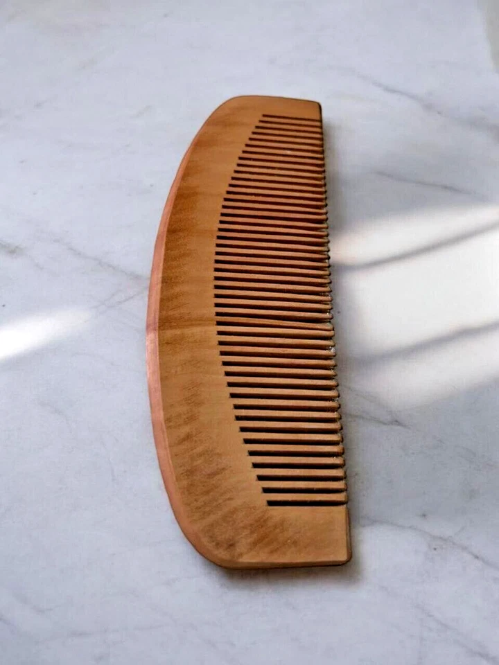 Pente de madeira de zimbro marroquino vintage natural feito à mão para cabelo e barba - Imagem 3 de 4