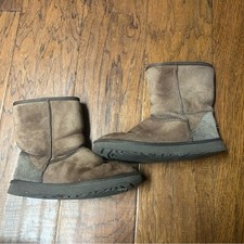 UGG Classic Short brown suede boots