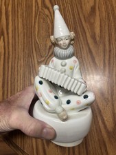 Vintage 1980's porcelain wind up musical clown playing accordion