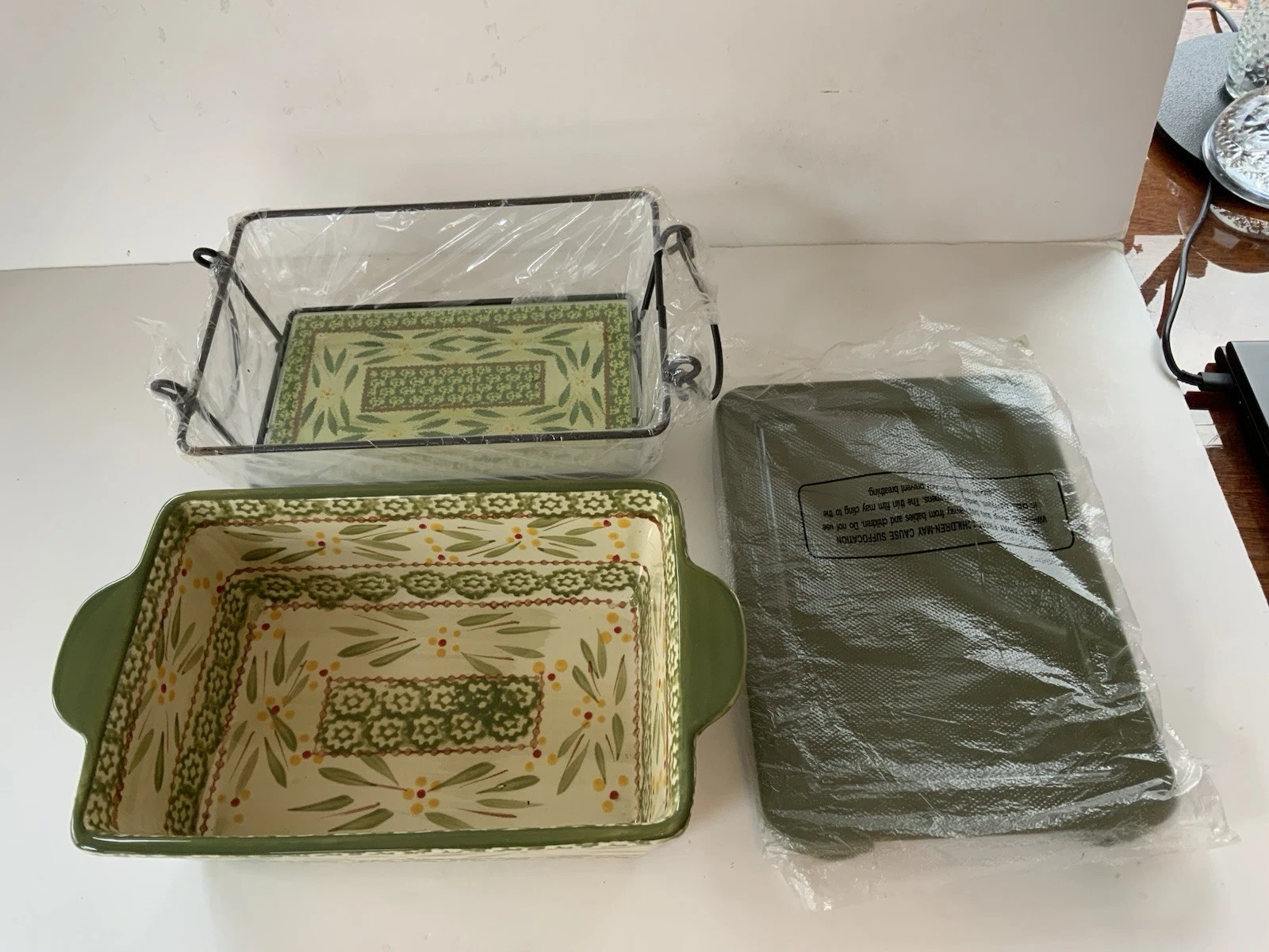 Temp-tations Green 1.5 Qt Loaf Baking Pan Trivet, Lid, And Rack (brand New)
Opens in a new window or