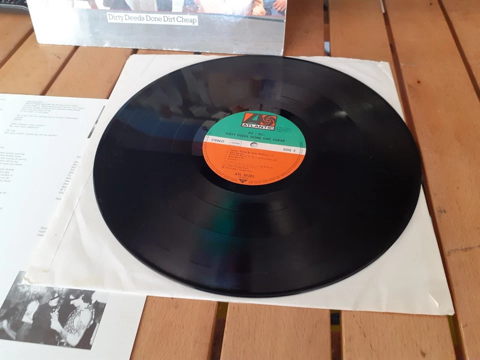 AC/DC Dirty Deeds lp ATL 50323 EX vinile - Immagine 2 di 4