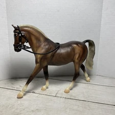 Breyer 755403 Riding English Chestnut Horse No Saddle