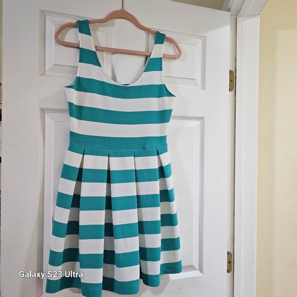 Aqua fit and flare striped pleated mini-dress size M, Nautical Cruise Sleeveless Aqua fit and flare striped pleated mini-dress size M, Nautical Cruise Sleeveless