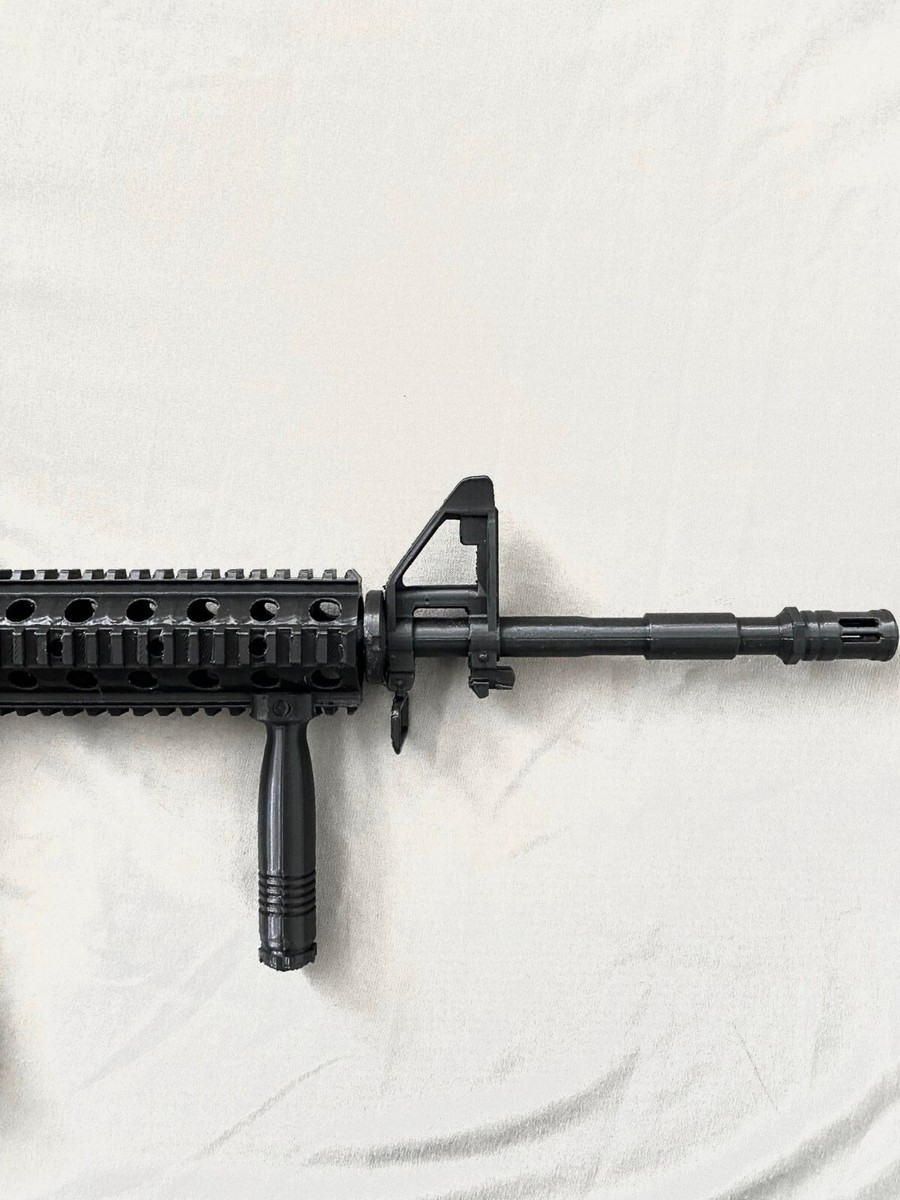M4A1 BLACK RIFFLE MODEL GUN FIGURE 29.3 inches 1:1 Size REMOVABLE