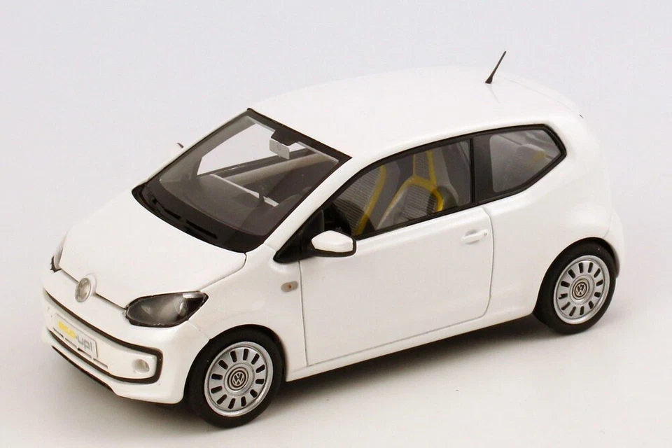 RARE VW ECO UP! METALLIC WHITE 2011 IAA MOTORSHOW 1:43 LOOKSMART (DEALER MODEL) - Image 3 of 4