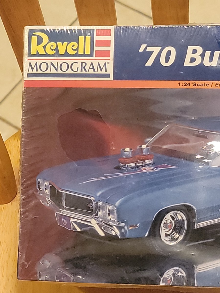 70 Buick GSX 2 in 1 Model Kit Revell/Monogram 1:24 Scale 1998 New