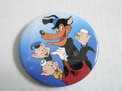 VINTAGE PROMO PINBACK BUTTON #111-084 - DISNEY - THREE LITTLE PIGS & WOLF