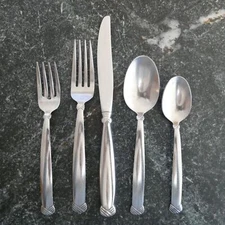 Oneida Rattan Glossy Flatware 5 Pc Place Setting Tsp Soup Spoons Forks Knife