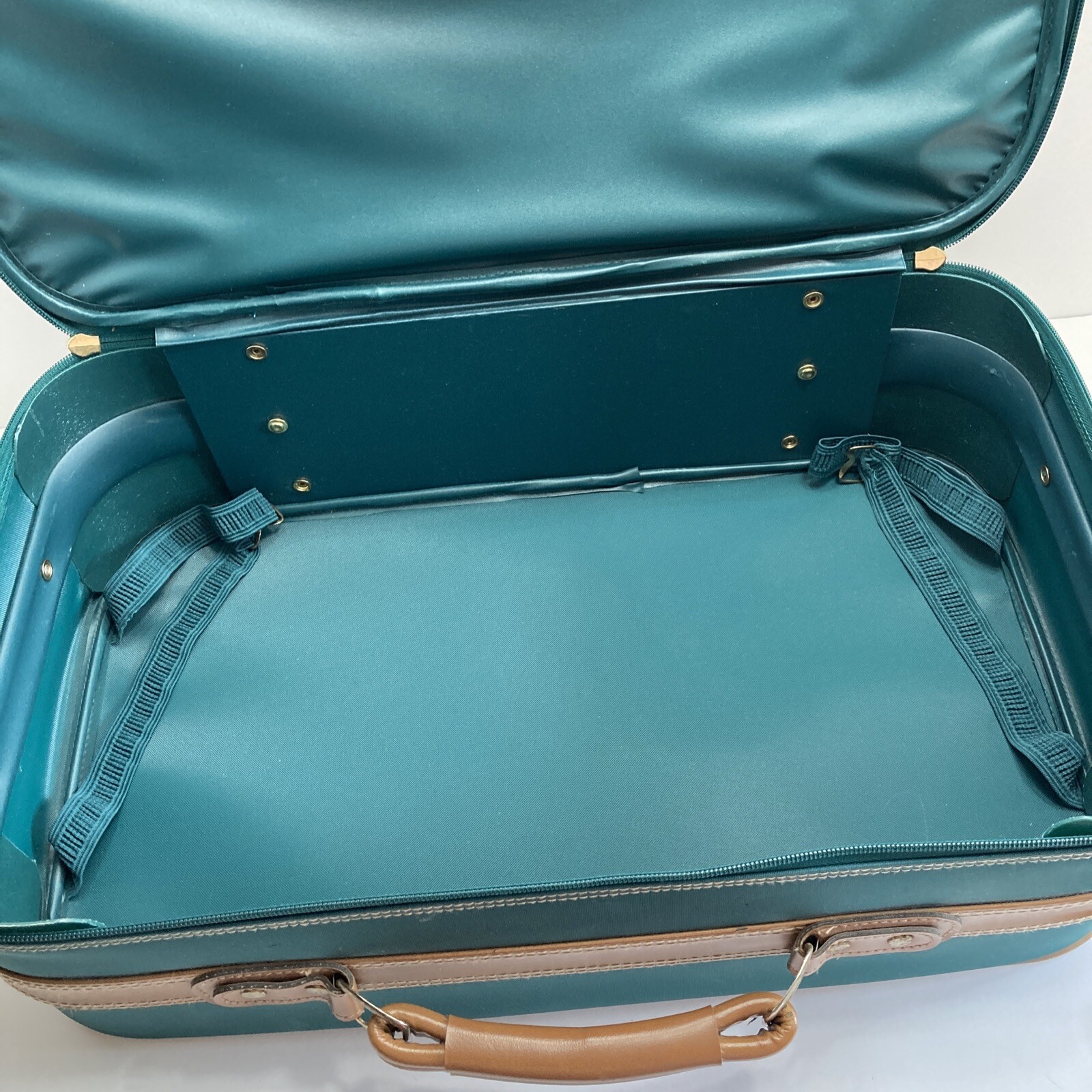 Vintage Green Nylon and Leather Brown Jaguar Travel Suitecase , carry ...