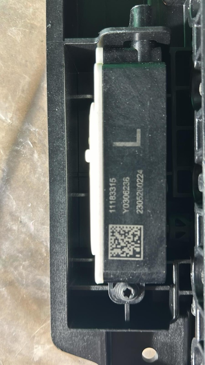 NEW GENUINE 11380247 GRILL AIR ACTIVE INL LEFT | eBay 