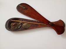 Ancienne balance à opium avec étui en bois . XVIII
