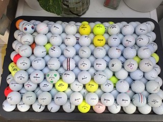 200 gemischte Golfbälle der Klasse B.