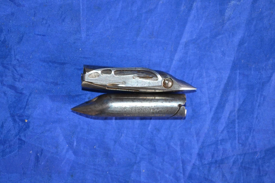 LONG SHUTTLE No.#8 BOBBIN CASE ONE BOBBIN 45 DOMESTIC SEWING MACHINE AUG 18,1874 - Image 2 of 4