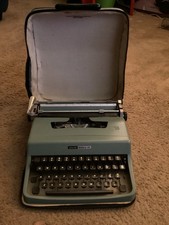 vintage olivetti lettera 32 Portable typewriter Spain With Case Parts