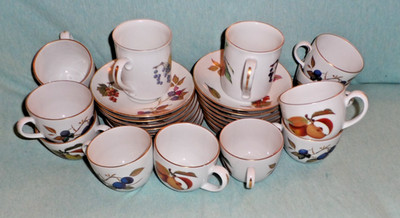 VINTAGE Royal Worcester Evesham Gold-29 Piece Set-Tea Cups-Dessert Plates-Mugs!!