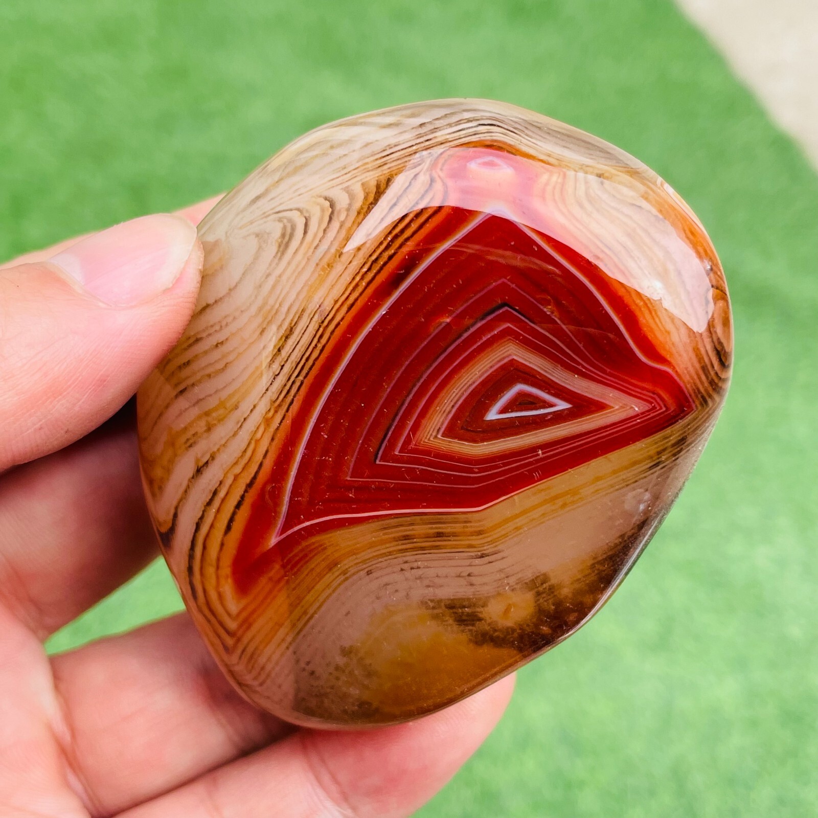 205g Natural Polished Silk Banded Sardonyx Agate Crystal Tumbled Stone Specimen