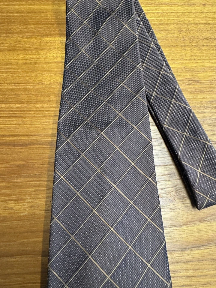 Banana Republic Silk Tie. Brown Geometric. 55” x 3.825” - Image 3 of 4