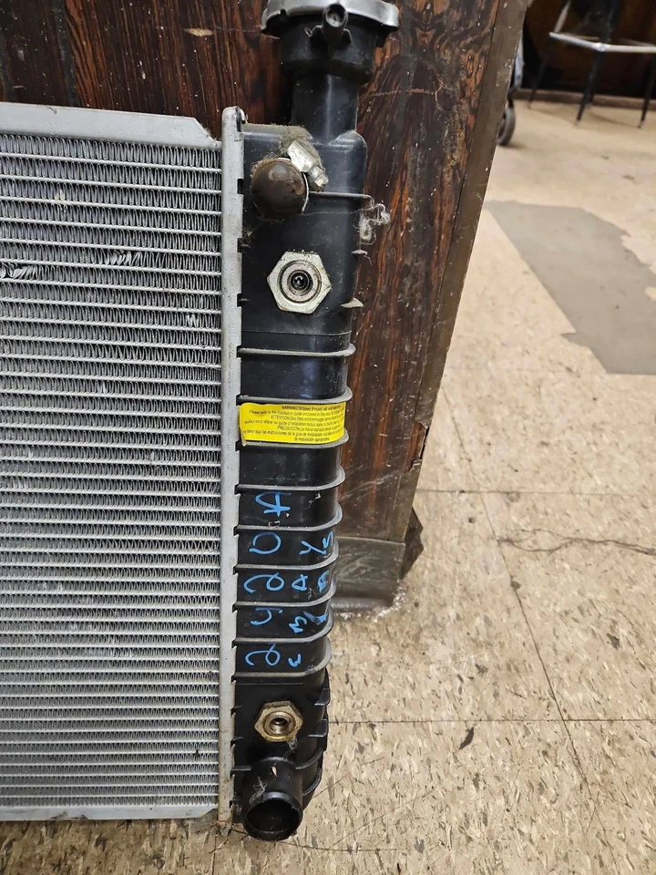 94-95 SUBURBAN CHEVY PICKUP 1500 2500 5,7 L (8-350) Radiador 1-3/8" Grueso OEM Foto 2 de 4