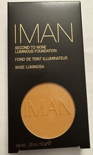 IMAN COSMETICS Second to None Luminous Founda...