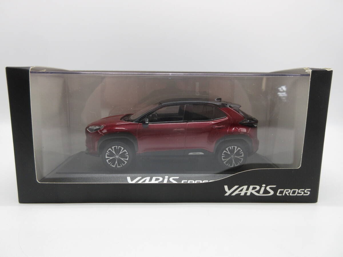 トヨタ Yaris Cross 1/30 ミニカー ブラック 1:30 Toyota YARIS CROSS color sample minicar black mica