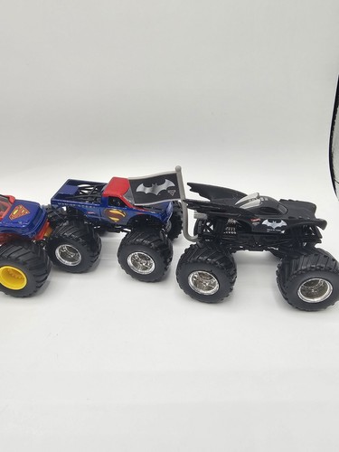 Lot of 4 Monster Jam 1/64 Scale Trucks DC Comics Batman, Superman & Wonder Woman - Picture 11 of 16