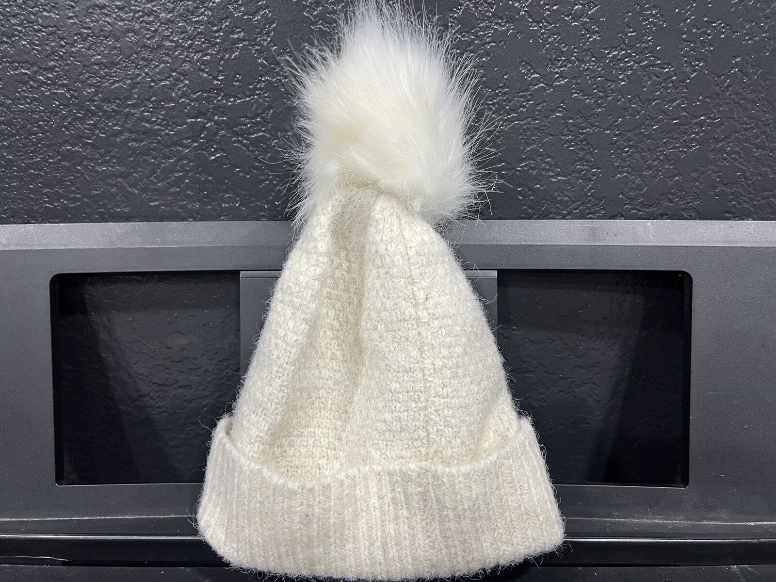 Cozy NYC-Inspired Beanie for Men and Women-image