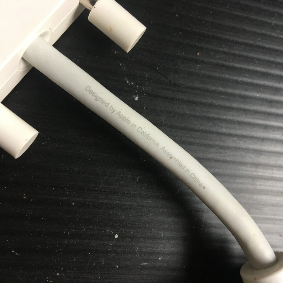 Genuine OEM Apple/MAC DVI to VGA Display Adapter Cable M8754G/A - Image 3 of 4
