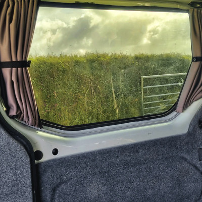 Vauxhall (Opel) Vivaro Premium 2 x Seite 1 x Scheunentür Fenstervorhänge Van-X