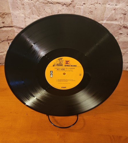 Neil Young With Crazy Horse Everybody Knows This Is Nowhere 2009 RE RMST Import - Picture 6 of 10