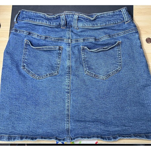 BARBIE LOVERS MUST HAVE! Denim Skirt Girls Size 16 Excellent Condition! - Picture 2 of 6