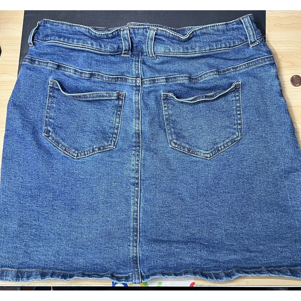 BARBIE LOVERS MUST HAVE! Denim Skirt Girls Size 16 Excellent Condition! - Image 2 of 4