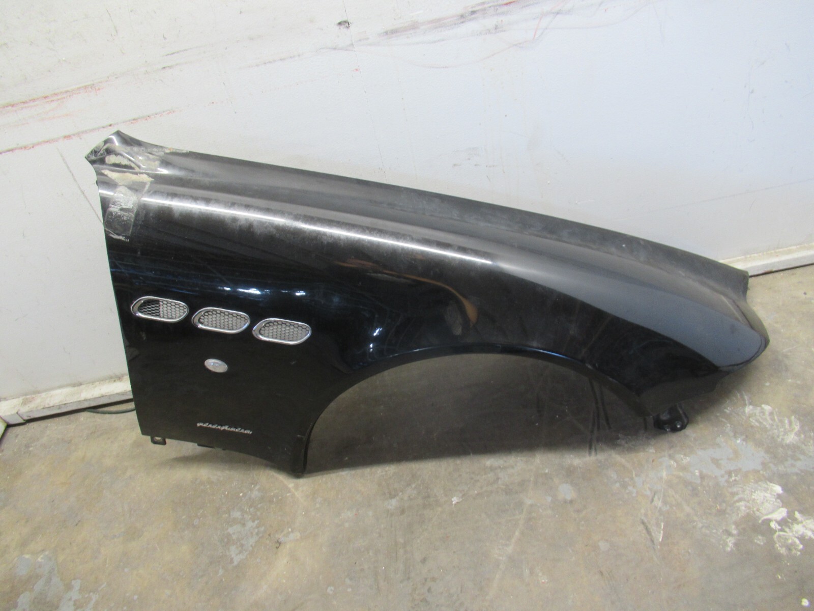 04-12 MASERATI QUATTROPORTE RIGHT PASSENGER SIDE FENDER PANEL BLACK OEM